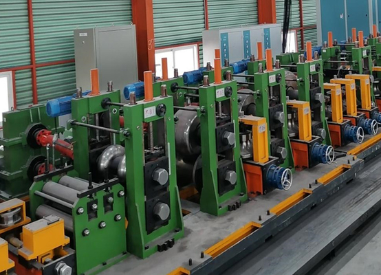 Kích thước có thể điều chỉnh Dây chuyền sản xuất ống thép 114-219mm Tốc độ tối đa 120mM / phút