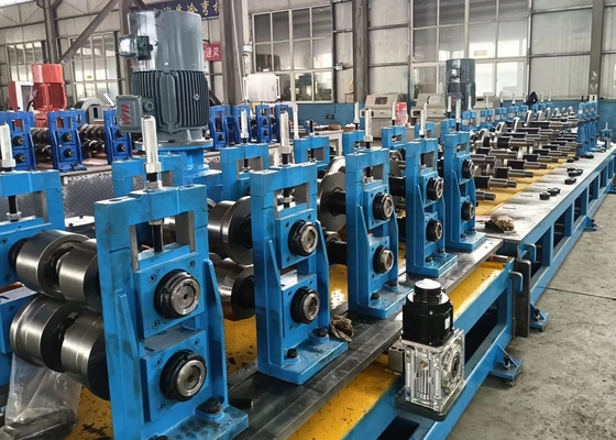 Dây chuyền sản xuất ống thép tròn 20m / phút 25 mm