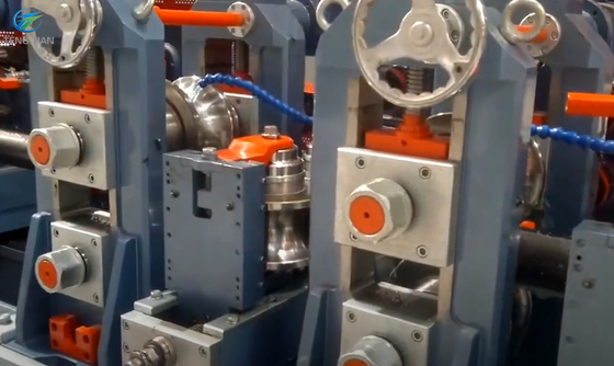Hồ sơ thép Máy nghiền ống Đóng gói tự động Máy hàn 300 KW
