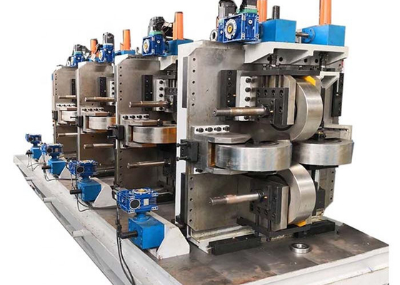 Không thay đổi con lăn Máy hàn đất Máy nghiền ống vuông Thép carbon Máy nghiền ống tự động