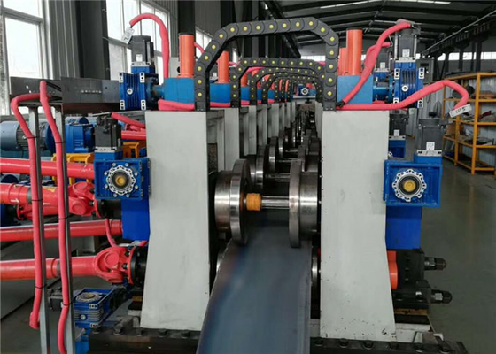 Nhà máy ống tự động hình vuông 200x200 bằng thép carbon cho độ dày 12mm