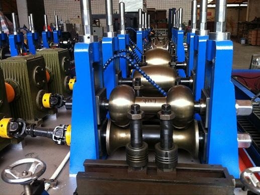 Máy làm ống thép hiệu quả Tube Mill chuyên nghiệp ISO chứng nhận tự động