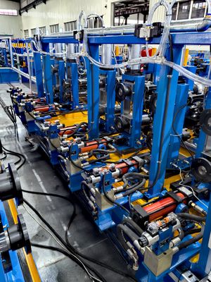Trung Quốc máy móc chuyên nghiệp thiết kế và sản xuất nhà máy Api Erw Steel ống sản xuất máy xay dây chuyền 4-12mm tường dày ống làm máy